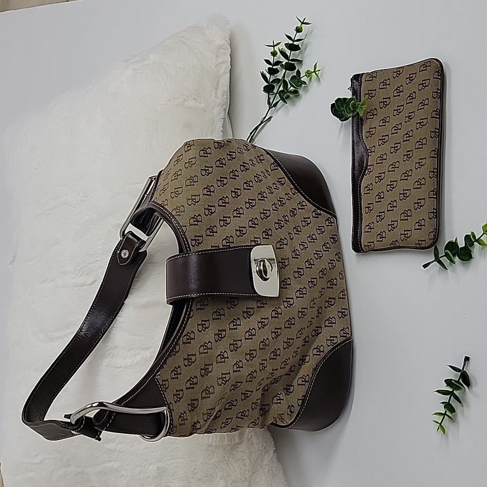 Vintage Dooney & bourke classic handbag DB logo print